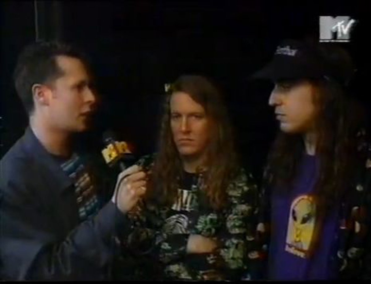 30 Minute Dinosaur Jr special on MTV Europe (1994)